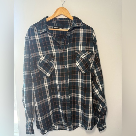 Oversized Flannel - Picture 4 of 5